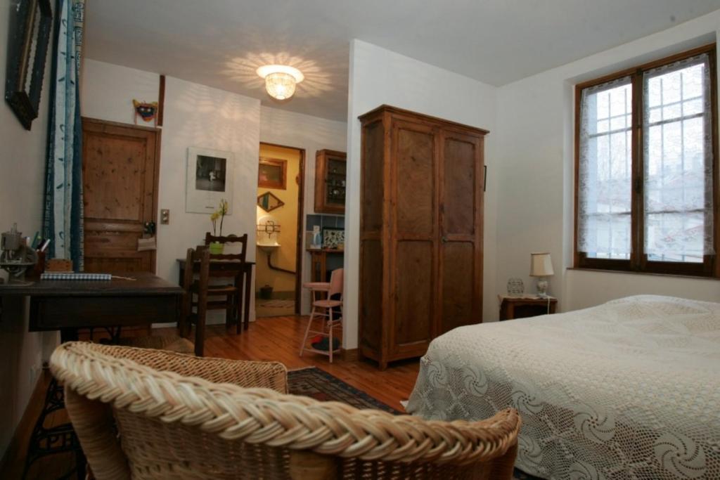Chambres D'Hotes Haut De Belleville Paryż Pokój zdjęcie